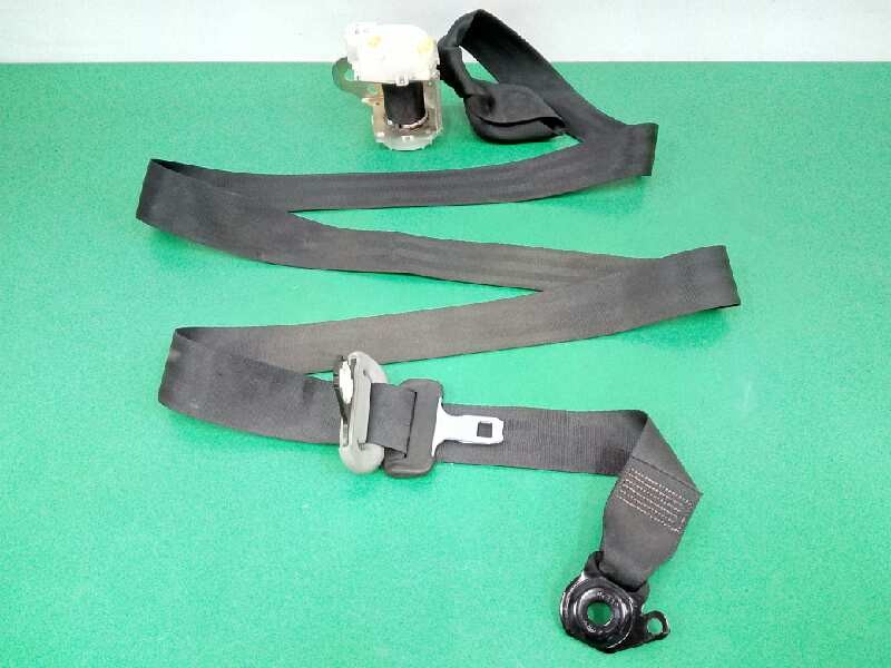 Recambio de cinturon seguridad trasero derecho para toyota yaris 1.4 turbodiesel cat referencia OEM IAM 7P1610  