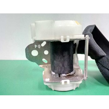 Recambio de cinturon seguridad trasero derecho para toyota yaris 1.4 turbodiesel cat referencia OEM IAM 7P1610  