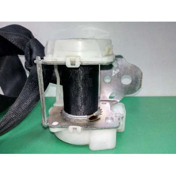 Recambio de cinturon seguridad trasero izquierdo para toyota yaris 1.4 turbodiesel cat referencia OEM IAM 7P2610  