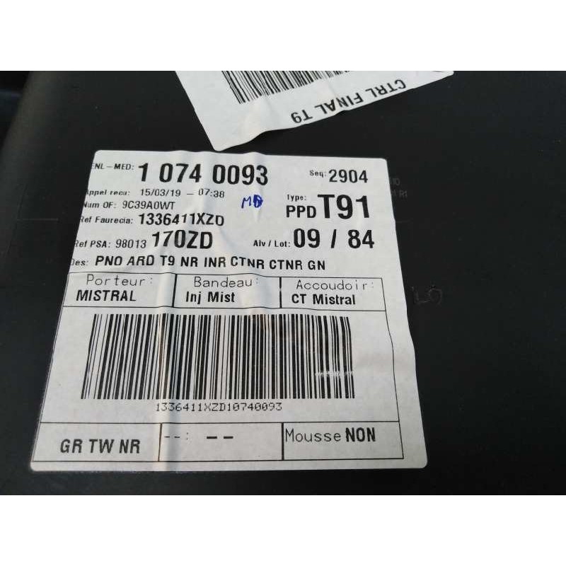 GUARNECIDO PUERTA TRASERA DERECHA