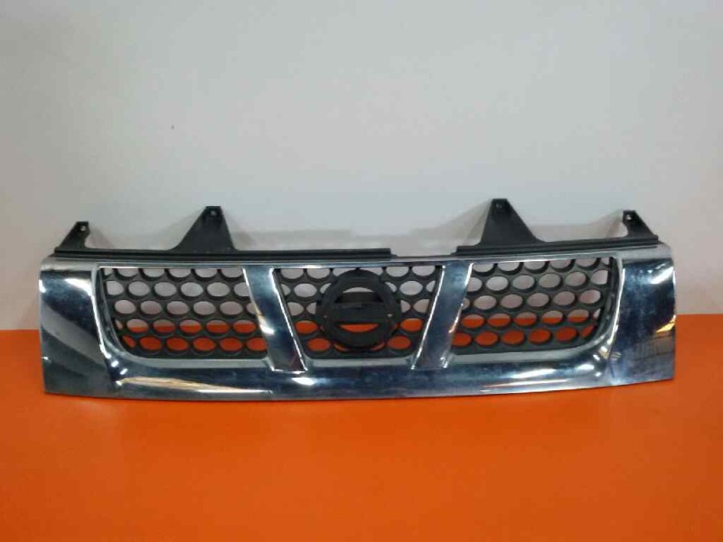 Recambio de rejilla delantera para nissan pick-up (d22) cabina doble challenge 4x4 referencia OEM IAM 62310VK100  