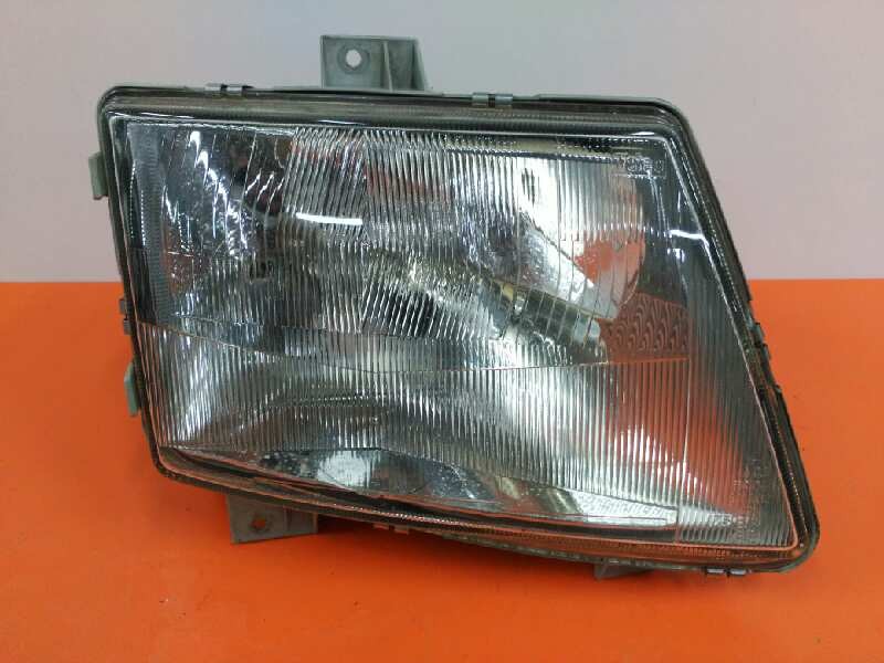 Recambio de faro derecho para mercedes-benz vito (w638) caja cerrada 110 cdi  (638.094) referencia OEM IAM A6388200161  