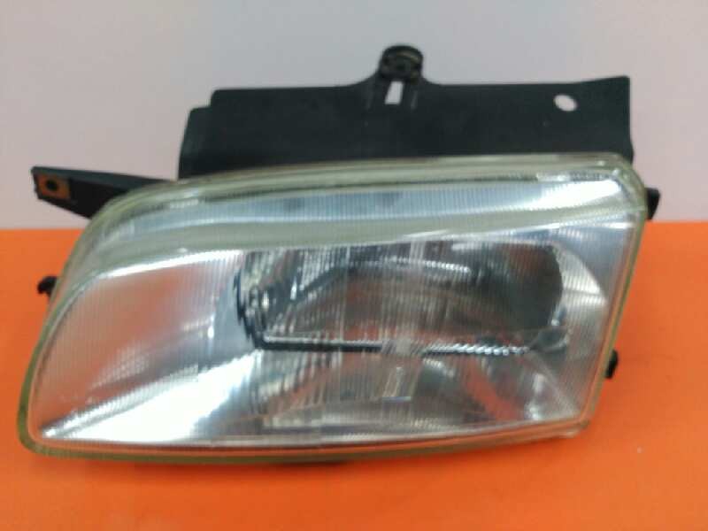 Recambio de faro izquierdo para citroën berlingo 1.9 d sx familiar referencia OEM IAM 6204P6  