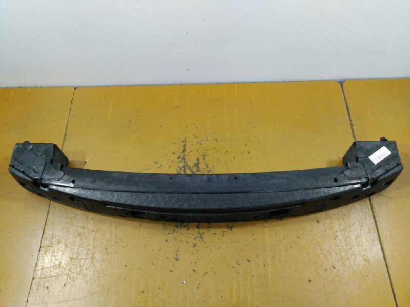 Recambio de refuerzo paragolpes delantero para chrysler voyager (rg) 2.8 crd lx referencia OEM IAM   
