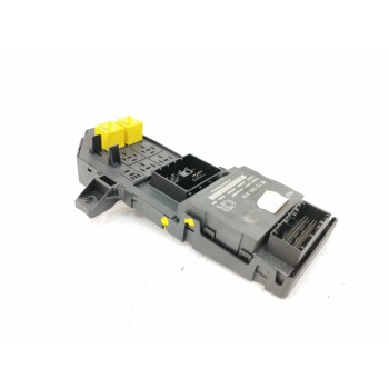 Recambio de caja reles / fusibles para opel vectra c berlina 2.0 16v turbo cat (z 20 net / lq8) referencia OEM IAM 13165970 3591