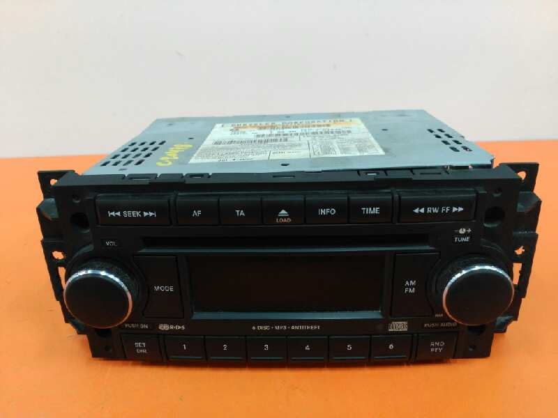 Recambio de sistema audio / radio cd para dodge caliber se referencia OEM IAM 05064362AA P05064363AB 