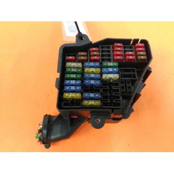 CAJA RELES / FUSIBLES 