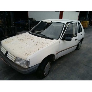 peugeot 205 berlina del año 1992