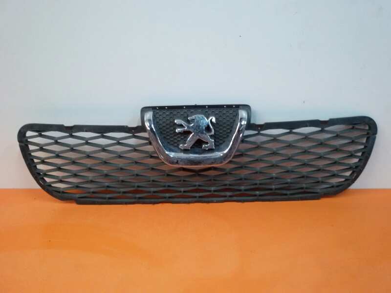 Recambio de rejilla delantera para peugeot boxer caja cerrada (rs 3000) (330/333) 2007 ) hdi (330) referencia OEM IAM 1306599070