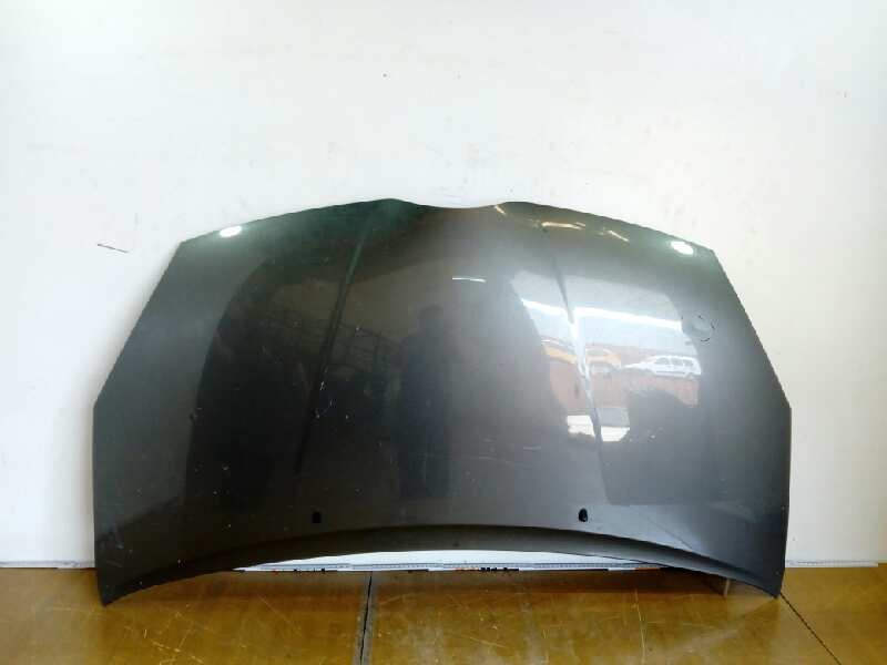 Recambio de capot para toyota corolla verso (r1) 2.2 d-4d luna referencia OEM IAM 533010F010  