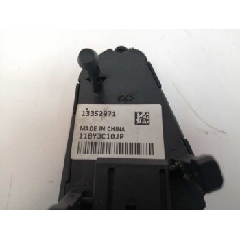 Recambio de mando volante para opel meriva b 1.6 cdti dpf referencia OEM IAM 13352971 LADO IZQUIERDO 
