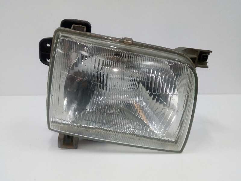 Recambio de faro derecho para nissan pick-up (d22) td doble cabina 4x4 referencia OEM IAM 260103S225  