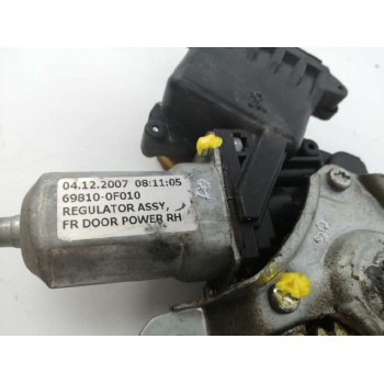 Recambio de elevalunas delantero derecho para toyota corolla verso (r1) 2.2 turbodiesel cat referencia OEM IAM TIJERA 698100F010