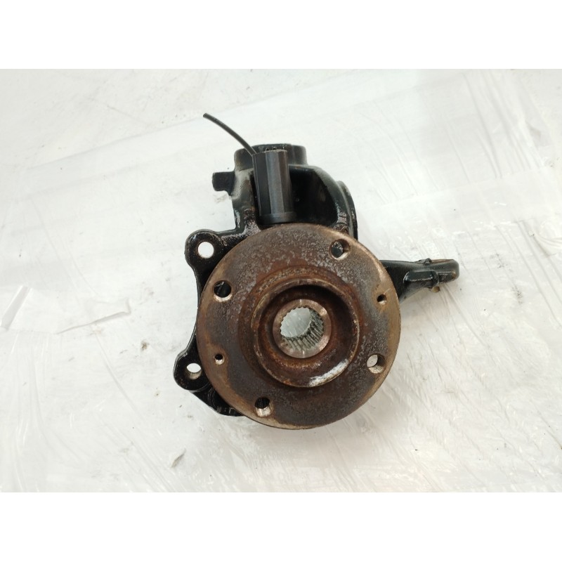 Recambio de mangueta delantera izquierda para peugeot 207 1.6 16v referencia OEM IAM   