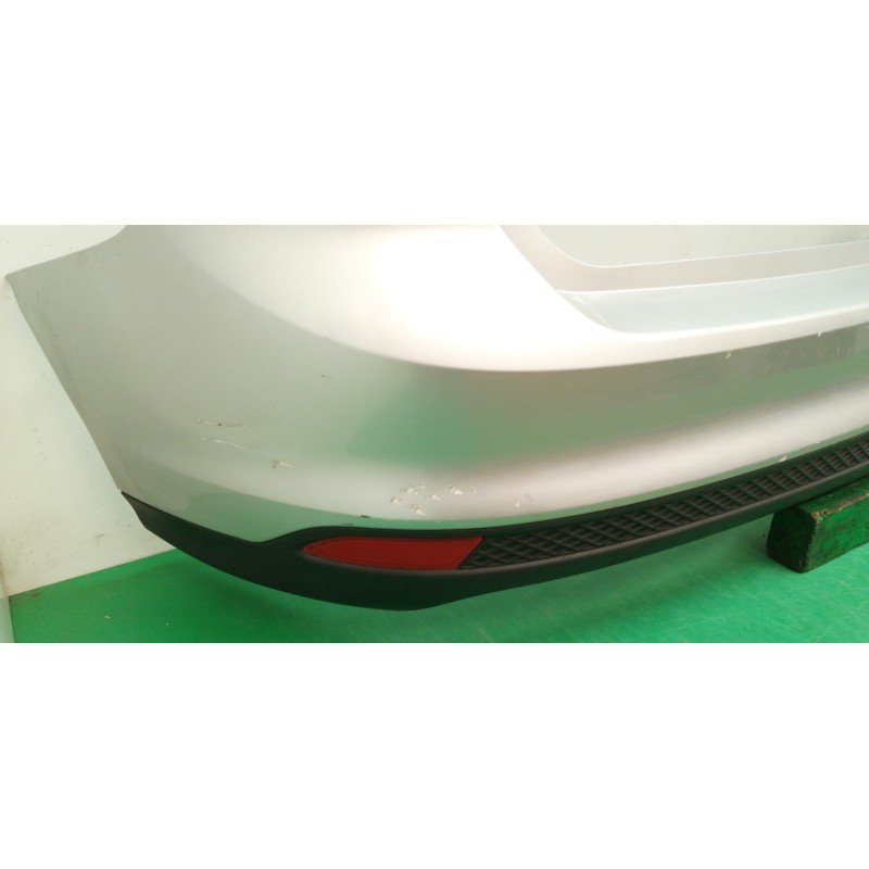 PARAGOLPES TRASERO
