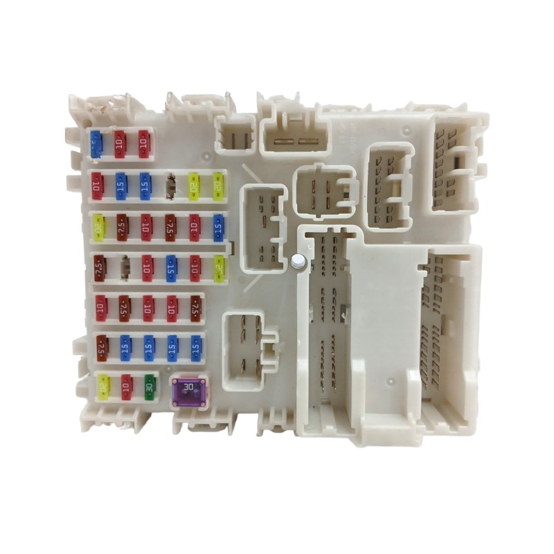 CAJA RELES / FUSIBLES