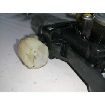 Recambio de elevalunas trasero izquierdo para kia carnival / grand carnival iii (vq) 2.9 crdi referencia OEM IAM FUNDA 824504D02