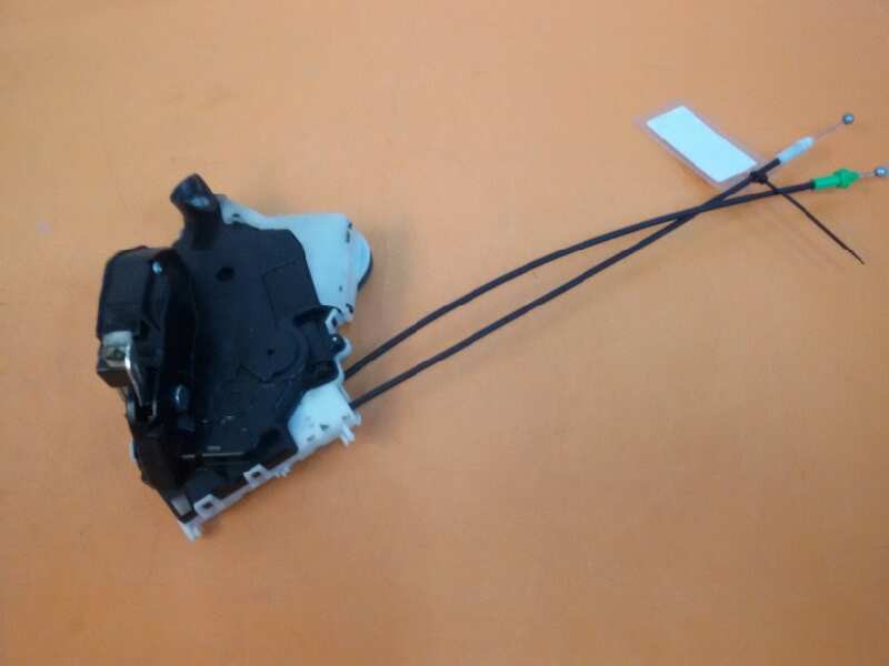 Recambio de cerradura puerta delantera derecha para toyota yaris 1.4 turbodiesel cat referencia OEM IAM 690300D140  