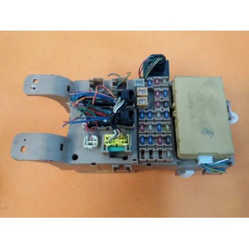 Recambio de caja reles / fusibles para toyota corolla verso (e12) 1.8 linea sol referencia OEM IAM 8264113040  