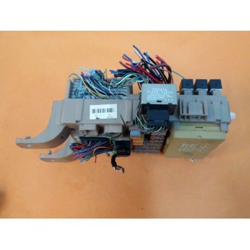 Recambio de caja reles / fusibles para toyota corolla verso (e12) 1.8 linea sol referencia OEM IAM 8264113040  