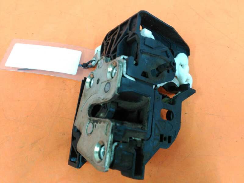 Recambio de cerradura puerta trasera derecha para dacia sandero basis referencia OEM IAM   
