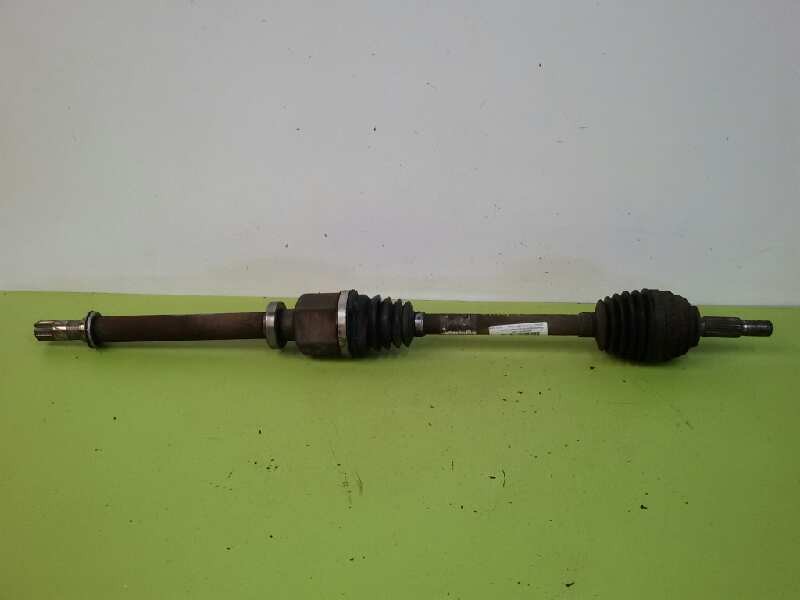 Recambio de transmision delantera derecha para renault clio iii luxe privilege referencia OEM IAM 8200618111  