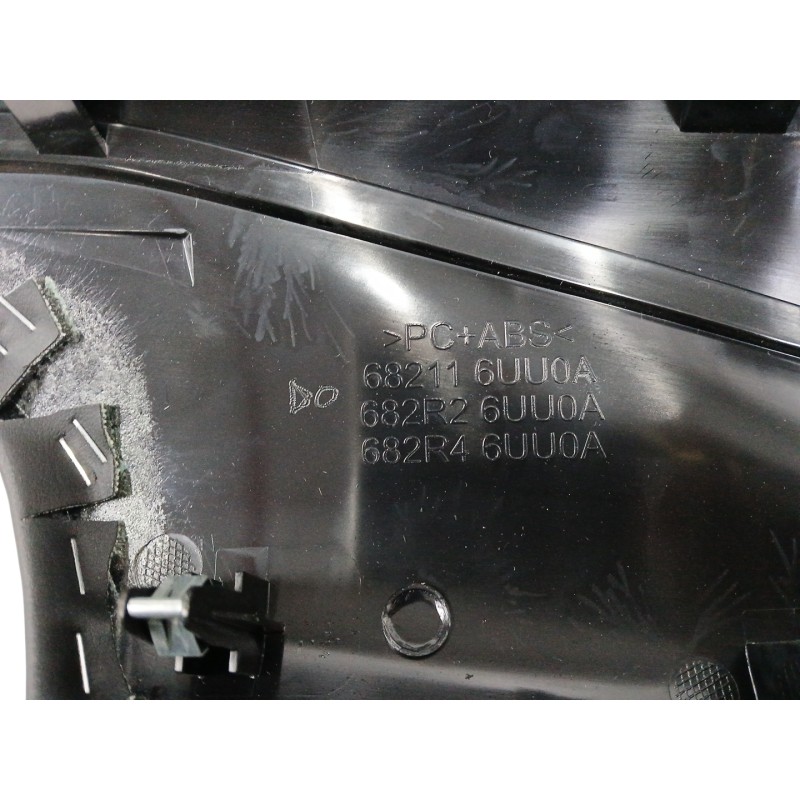 MOLDURA DEL SALPICADERO 682106UN0A