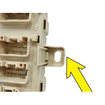 Recambio de caja reles / fusibles para lexus rx 3.5 v6 cat referencia OEM IAM  SOPORTE REPARADO 