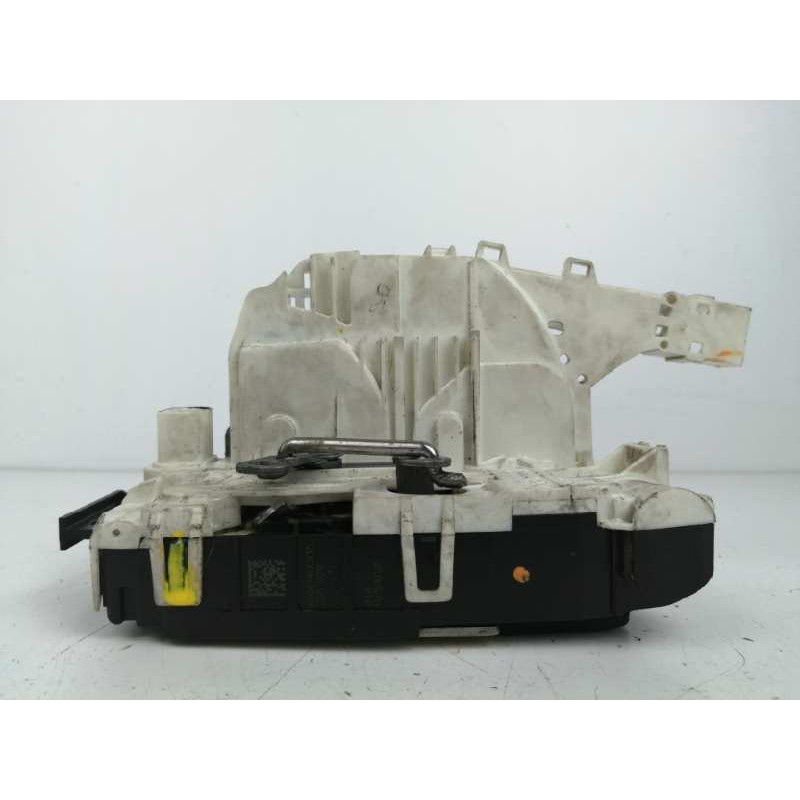 Recambio de cerradura puerta trasera derecha para volkswagen crafter caja cerrada 2.0 tdi referencia OEM IAM A9067400935 DE CARG