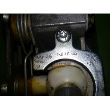 Recambio de palanca cambio para volkswagen golf v berlina (1k1) trendline referencia OEM IAM 1K0711061A  