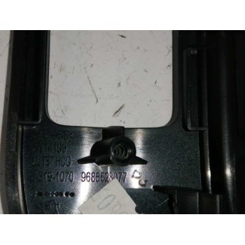 Recambio de rejilla aireadora para peugeot 5008 1.6 e-hdi fap referencia OEM IAM 9686528077 CENTRAL 