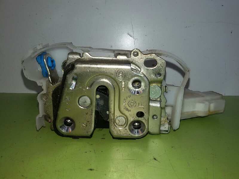 Recambio de cerradura puerta delantera derecha para subaru impreza g11 (gd/gg) 2.0 r gx sports se referencia OEM IAM 61100FE000 