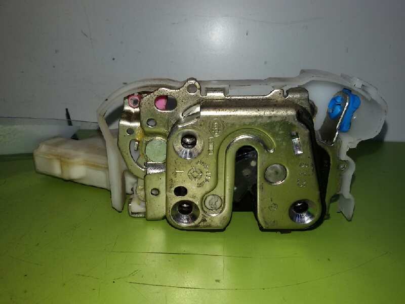 Recambio de cerradura puerta delantera izquierda para subaru impreza g11 (gd/gg) 2.0 r gx sports se referencia OEM IAM 61100FE01