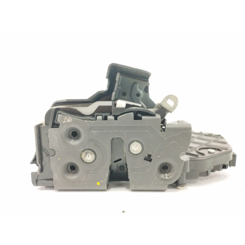 Recambio de cerradura puerta trasera derecha para volvo v50 familiar 2.0 diesel cat referencia OEM IAM 30753941  