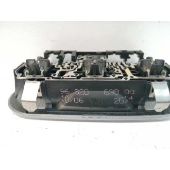 Recambio de luz interior para peugeot 5008 1.6 e-hdi fap referencia OEM IAM 9682063880  