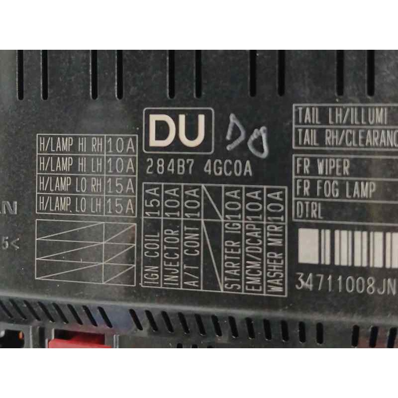 CAJA RELES / FUSIBLES