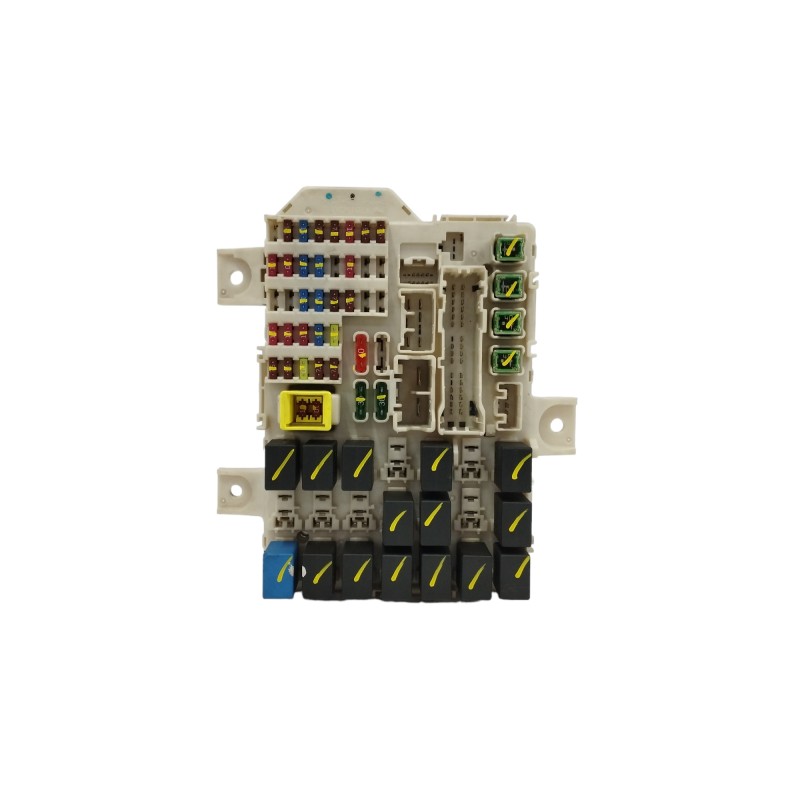 CAJA RELES / FUSIBLES