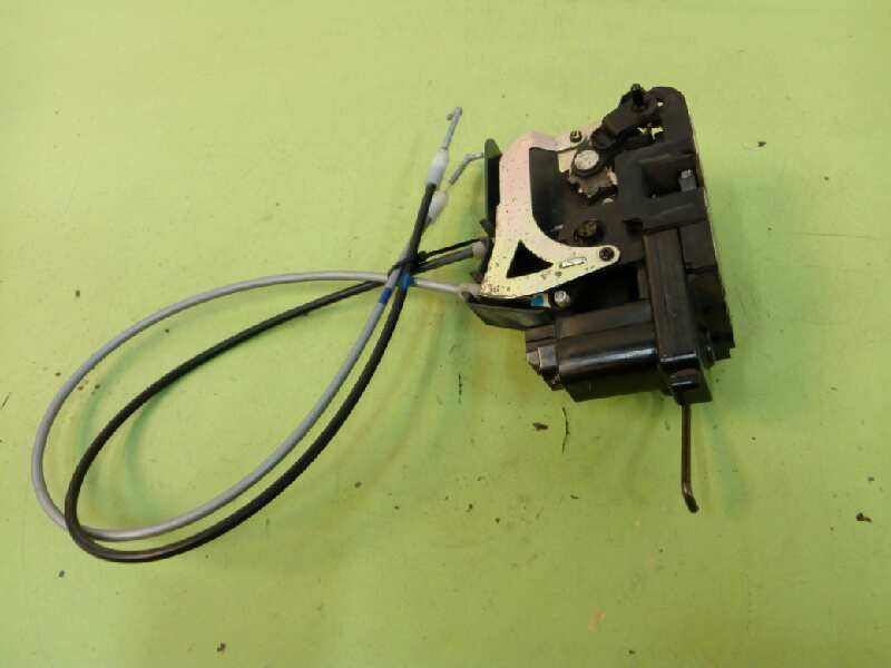 Recambio de cerradura puerta trasera izquierda para ssangyong rodius xdi deluxe 4wd referencia OEM IAM Recambio de cerradura puerta trasera izquierda para ssangyong rodius xdi deluxe 4wd referencia OEM IAM