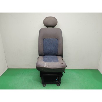 ASIENTO DELANTERO IZQUIERDO NECESITA REPARACION 