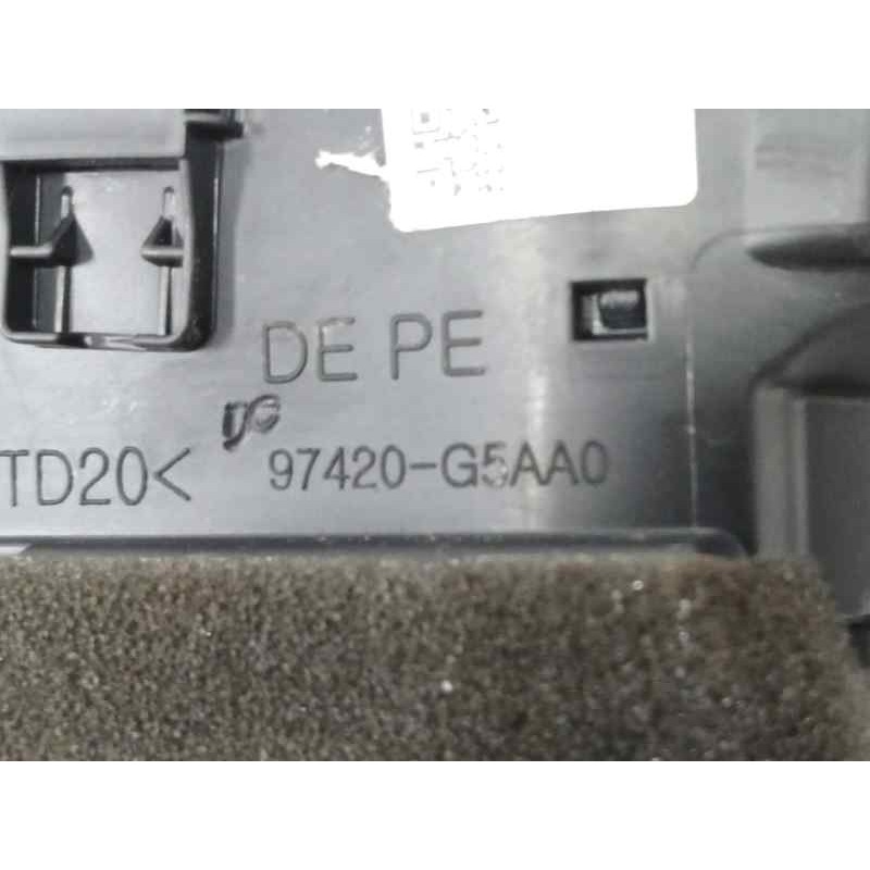 REJILLA AIREADORA CENTRAL DERECHA