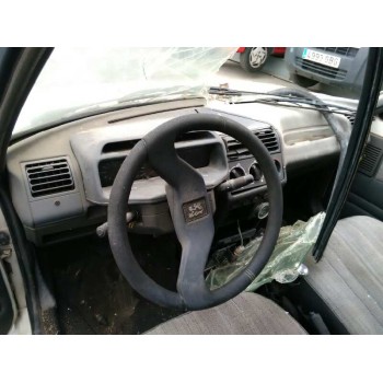 peugeot 205 berlina del año 1992