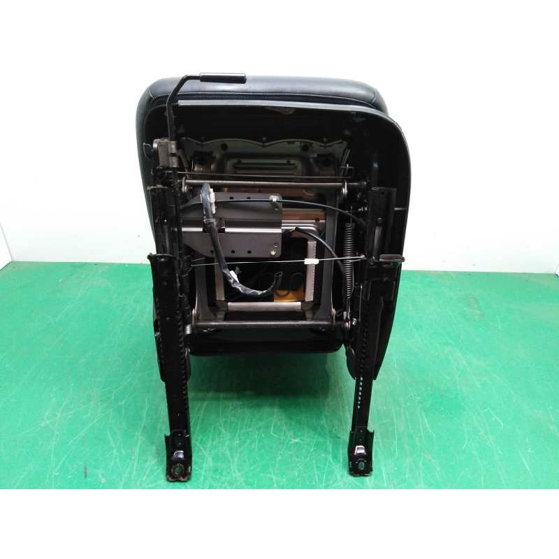 ASIENTO DELANTERO IZQUIERDO