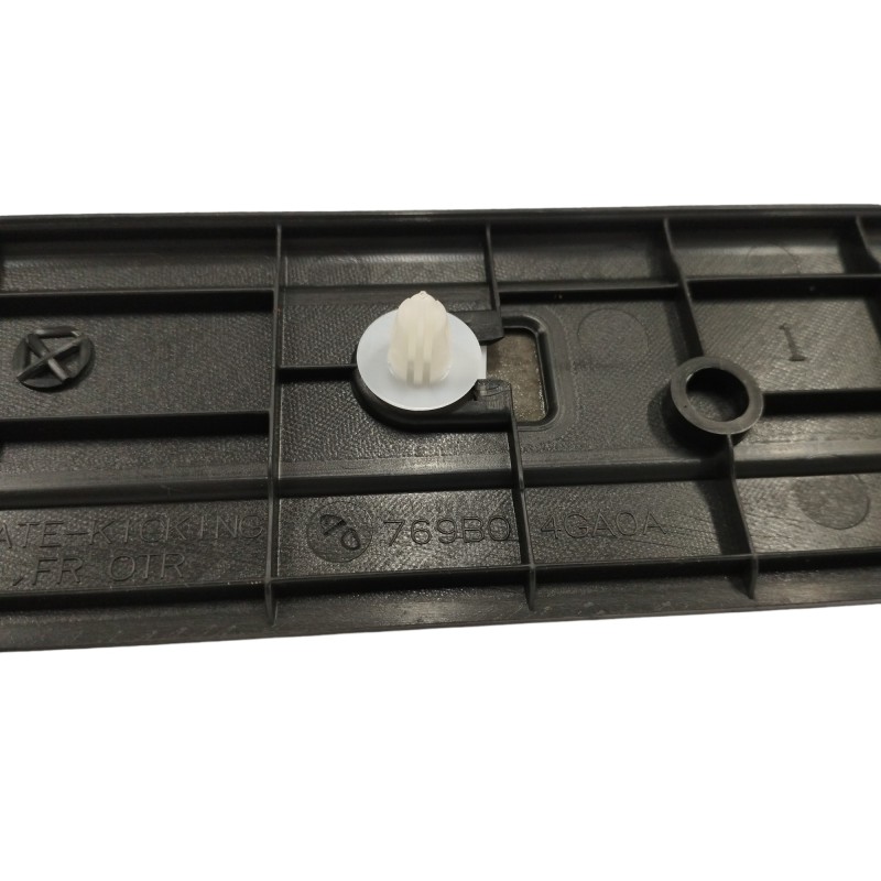 MOLDURAS DELANTERAS EMBELLECEDOR UMBRAL DELANTERO IZQUIERDO