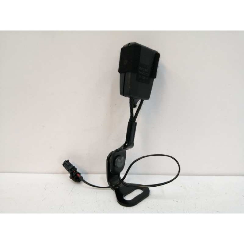 Recambio de enganche cinturon derecho para peugeot 5008 1.6 e-hdi fap referencia OEM IAM 9681982580 TRASERO 