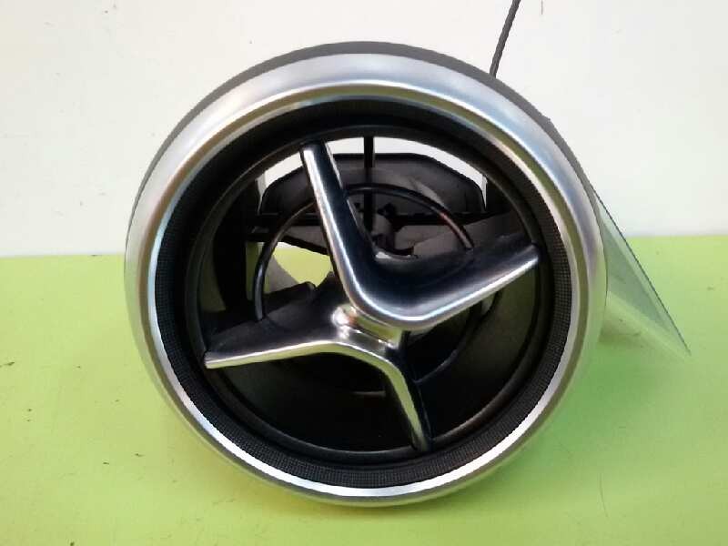 Recambio de rejilla aireadora para mercedes-benz clase a (w176) a 200 blueefficiency (176.043) referencia OEM IAM A1768300754  