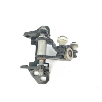 Recambio de soporte / guia puerta corredera para volkswagen crafter caja cerrada 2.0 tdi referencia OEM IAM A9067600347 DERECHA 