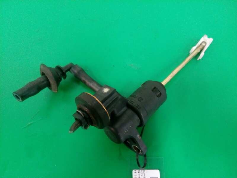 Recambio de bomba embrague para audi a4 berlina (8e) 2.0 referencia OEM IAM 8E1721401L  