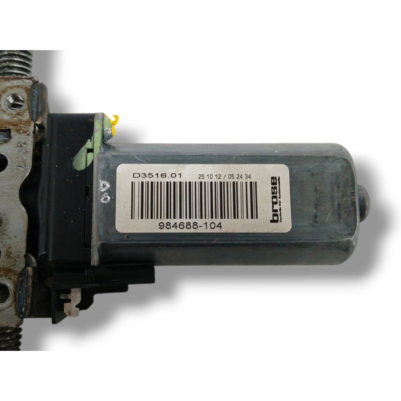 NO IDENTIFICADO MOTOR DE ASIENTO DELANTERO DERECHO