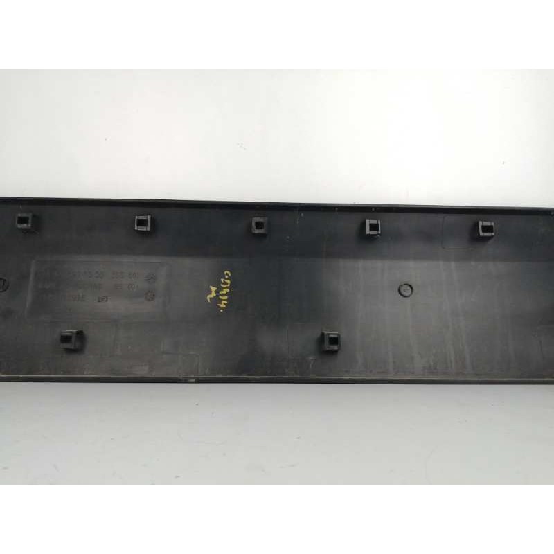 MOLDURA LATERAL DERECHA