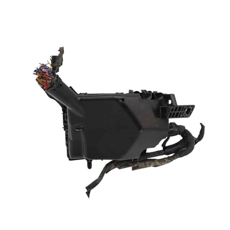 CAJA RELES / FUSIBLES